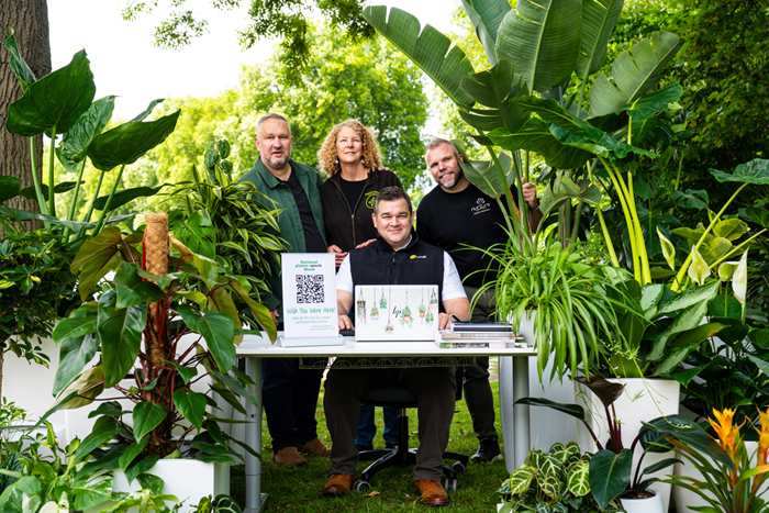 Wish you were here groupLR