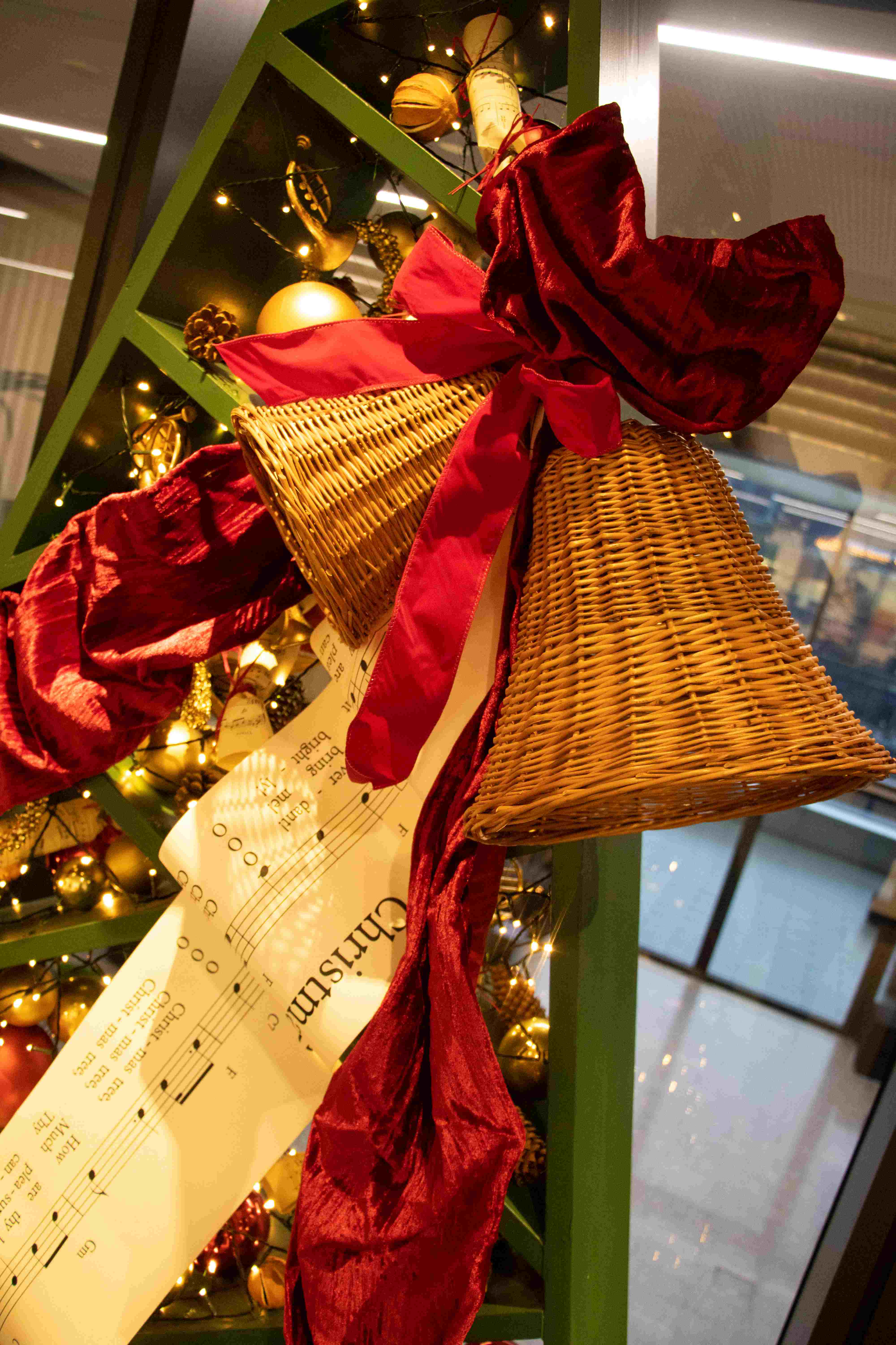 Picture 3 Wicker Bells Details UBS Christmas